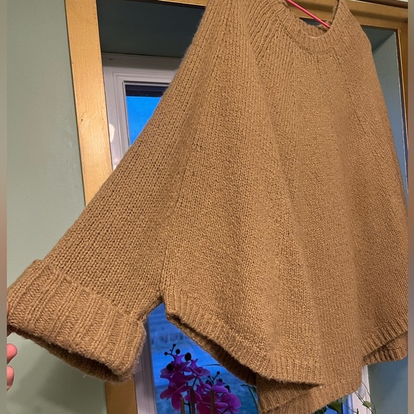 Michael Kors Cape Poncho Sweater Size S/M (but is more of a one size fits all) - Picture 3 of 7